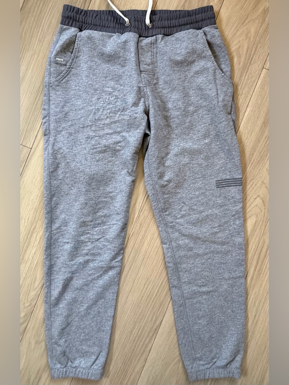 Vuori Balboa Jogger Pants Men L Gray Stretch Drawstring Sweatpants Running